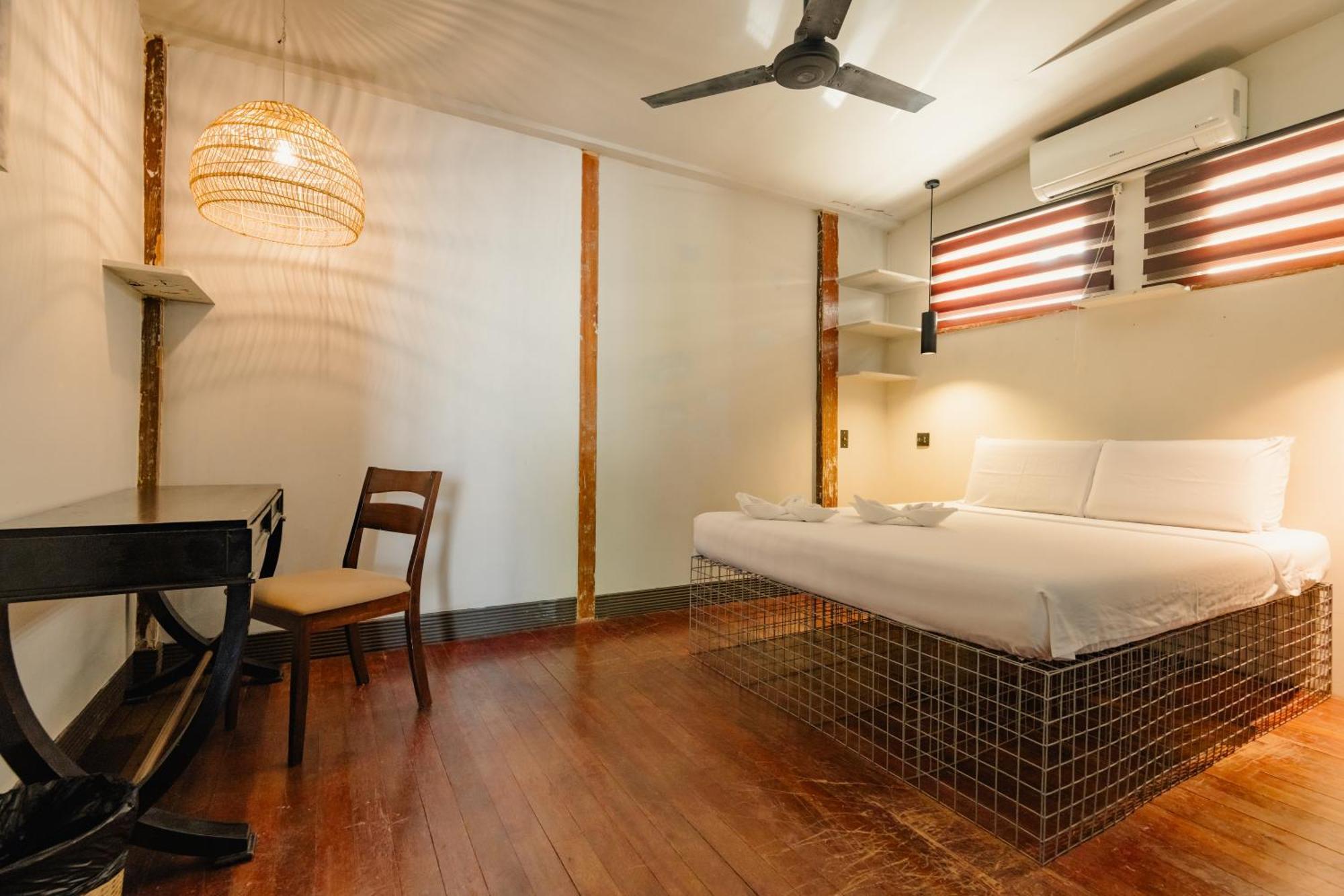 The Flying Fish Hostel Cebu Exteriör bild