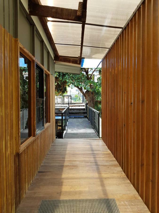 The Flying Fish Hostel Cebu Exteriör bild