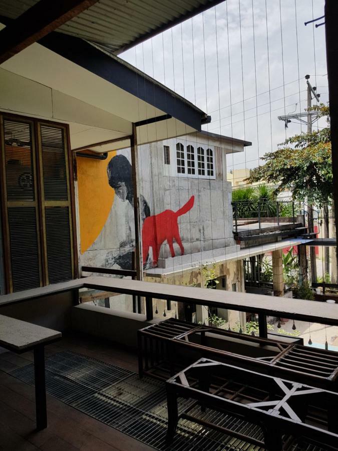 The Flying Fish Hostel Cebu Exteriör bild
