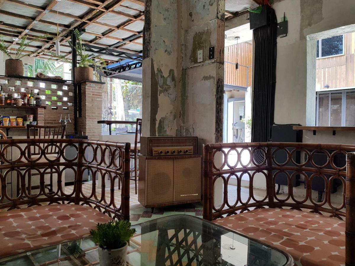 The Flying Fish Hostel Cebu Exteriör bild