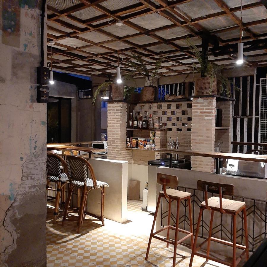 The Flying Fish Hostel Cebu Exteriör bild