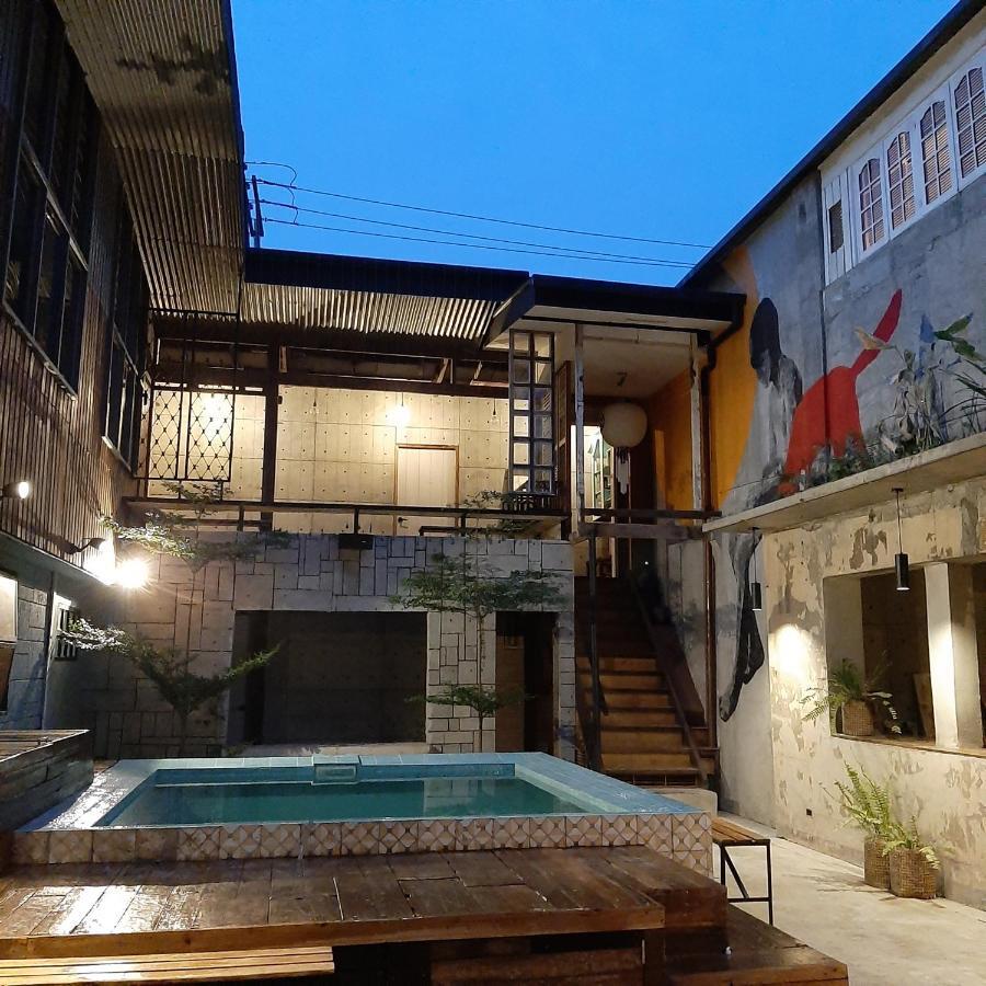 The Flying Fish Hostel Cebu Exteriör bild