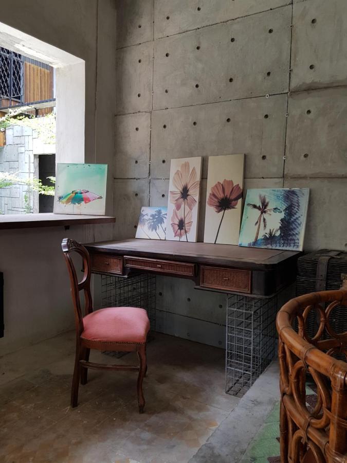 The Flying Fish Hostel Cebu Exteriör bild