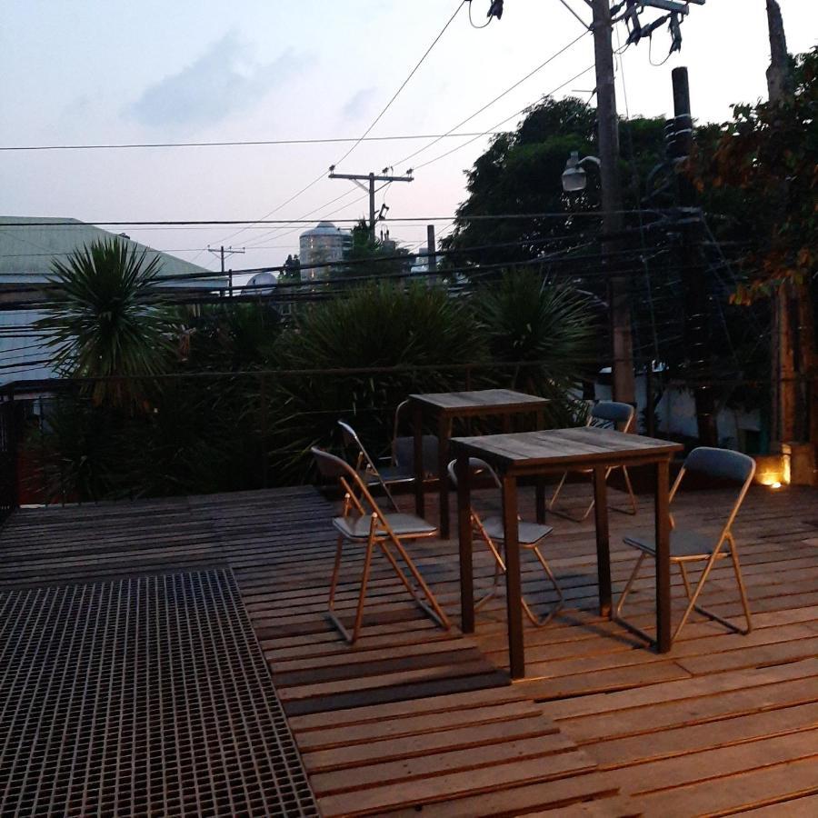 The Flying Fish Hostel Cebu Exteriör bild